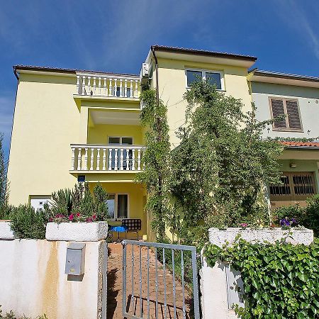 Apartments Milica 56 Пула Екстериор снимка