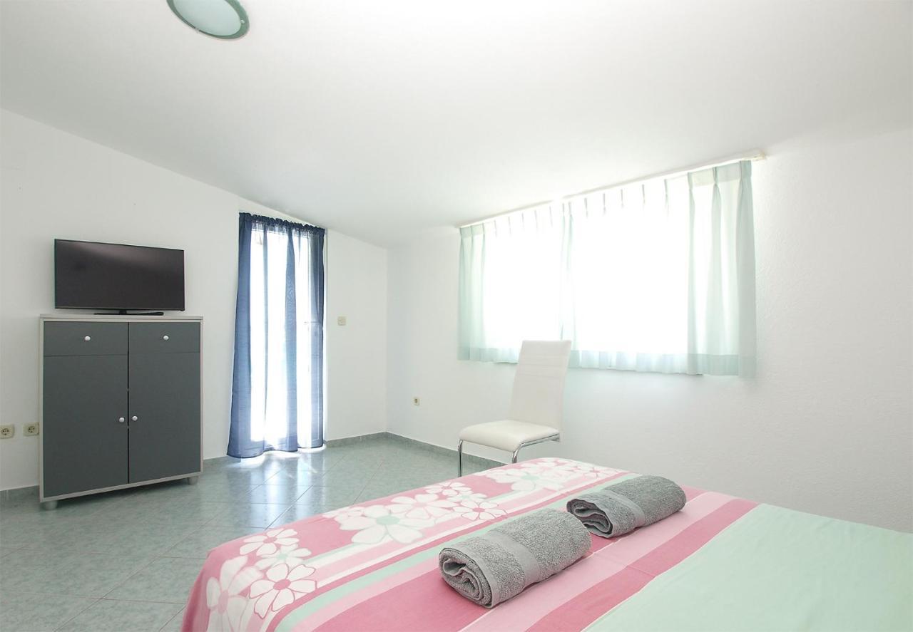 Apartments Milica 56 Пула Екстериор снимка