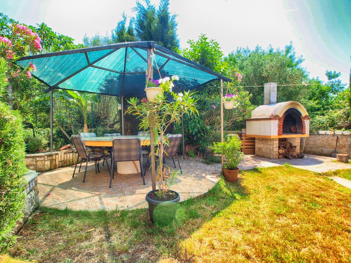 Apartments Milica 56 Пула Екстериор снимка